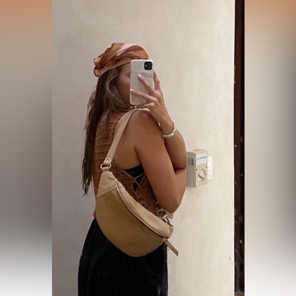 MANDRN Fanny crossbody